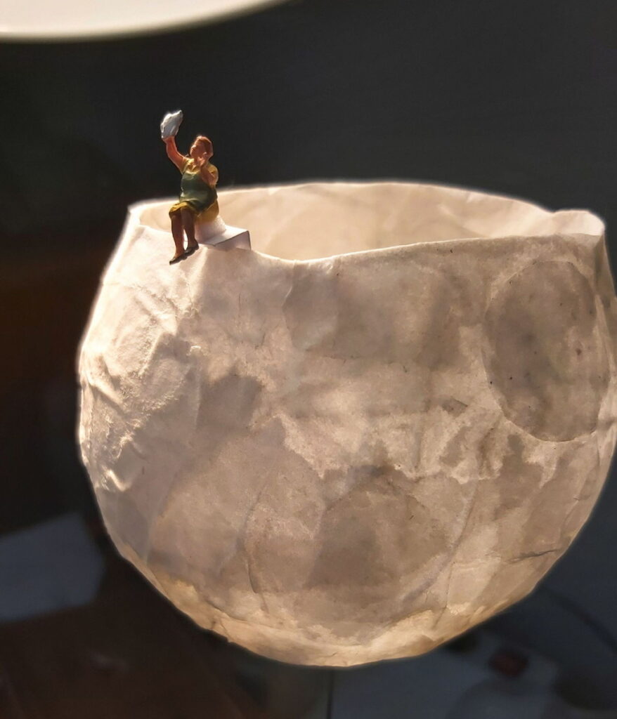Ursula Achten, Das All putzen, Papier, 2025