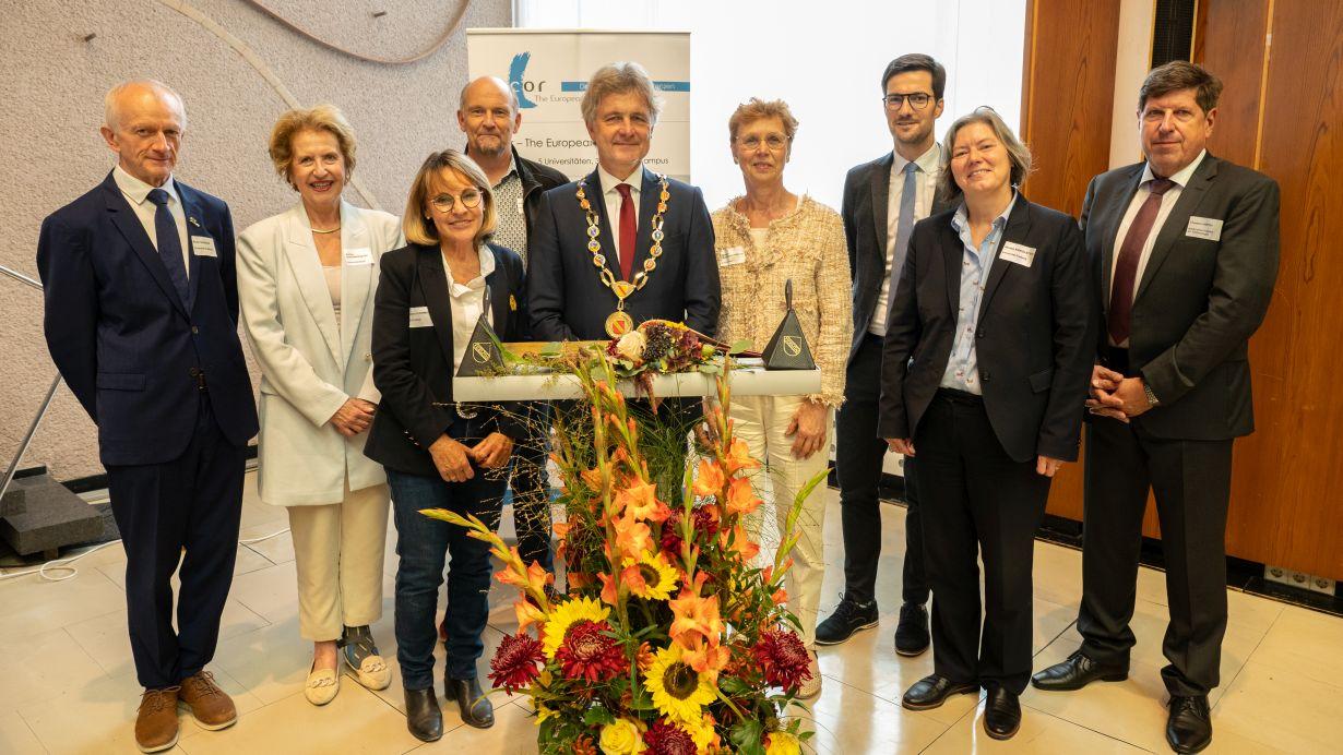 Intensive Zusammenarbeit: Hochschulleitungen und Stadtoberhäupter beim Eucor-Städte-Treffen in Karlsruhe; Foto: Monika Müller-Gmelin, Presse- und Informationsamt Stadt Karlsruhe